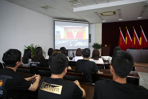 5月10日，萬(wàn)州港第四聯(lián)合團(tuán)支部組織團(tuán)員青年集中觀看慶祝中國(guó)共產(chǎn)主義青年團(tuán)成立100周年大會(huì)直播.JPG